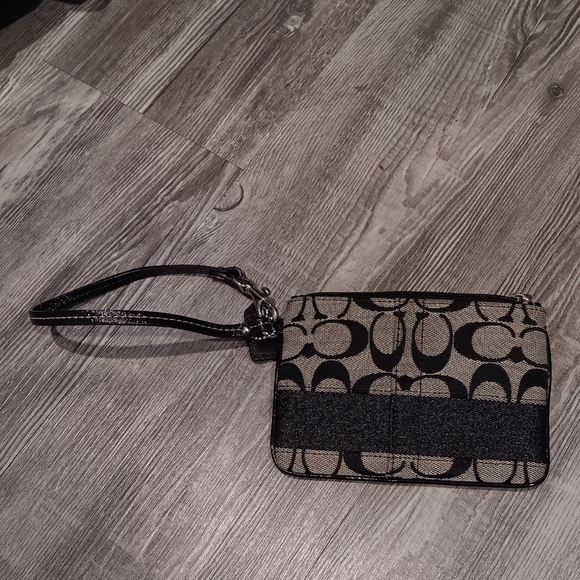 Coach Wristlet - Picture 1 of 8